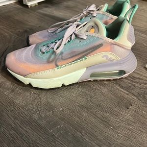 Nike 2090 size 7.5